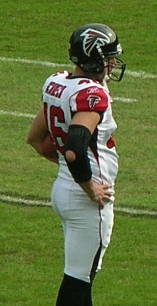 File:Mike Schneck at Falcons at Raiders 11-2-08.JPG