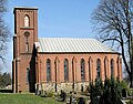 Kirche und Friedhof mit Mauer