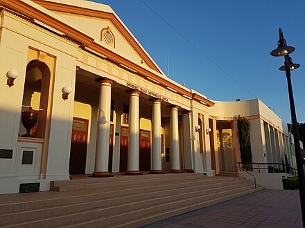 Moree Community Library and War Memorial Hall