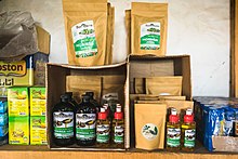 Produits à base de Moringa dans une boutique au Sénégal.