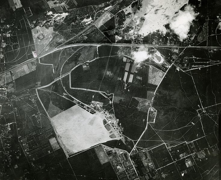 File:NIMH - 2155 080368 - Aerial photograph of Soesterberg, The Netherlands.jpg