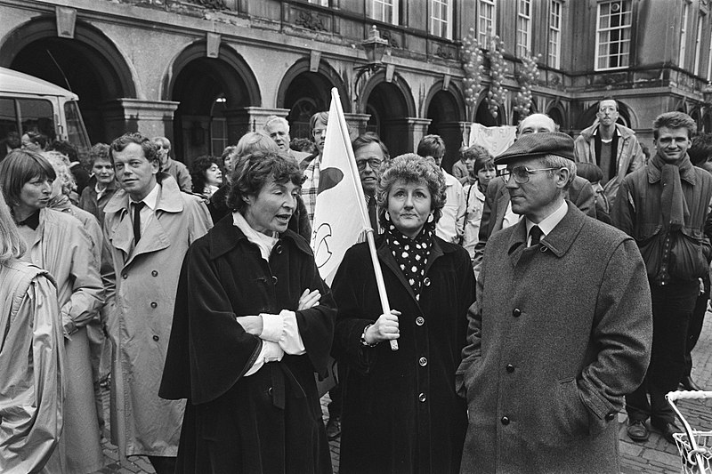 File:Nederland staat stil in het kader van de actieweek tegen kruisraket Binnenhof D, Bestanddeelnr 932-9635.jpg