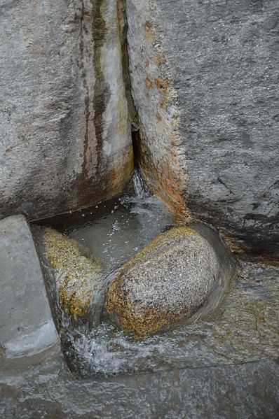 File:Nehru Kund - Spring - Bahang - Leh-Manali Highway - Kullu 2014-05-10 2612.JPG