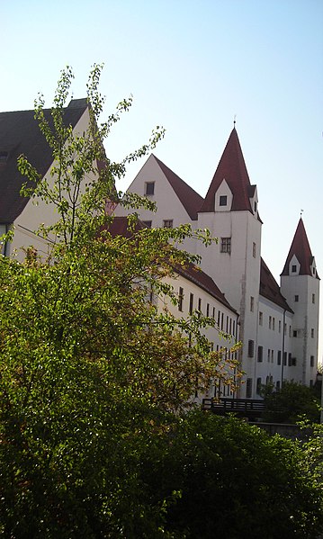 File:Neues Schloss Ingolstadt.JPG