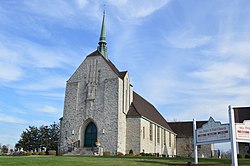 Newport SS Peter and Paul Church.jpg