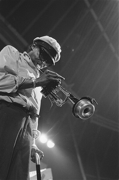 File:North Sea Jazzfestival in Den Haag Miles Davis, Bestanddeelnr 933-0323.jpg