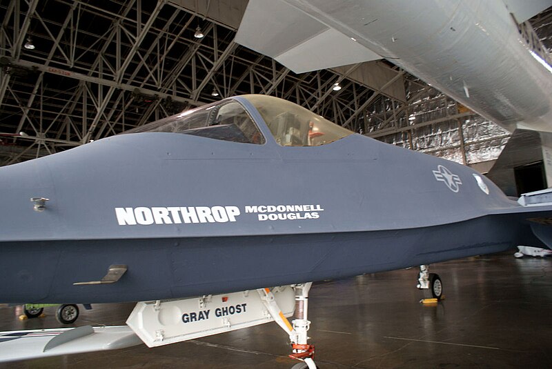 File:Northrop McDonnell Douglas YF-23A PAV-1 87-0800 Black Widow II cockpit R&D NMUSAF 25Sep09 (14414042727).jpg