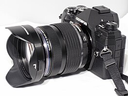 File:2023072903 Olympus OM-D E-M10 Mark IV mit Objektivdeckel 2023.jpg -  Wikipedia