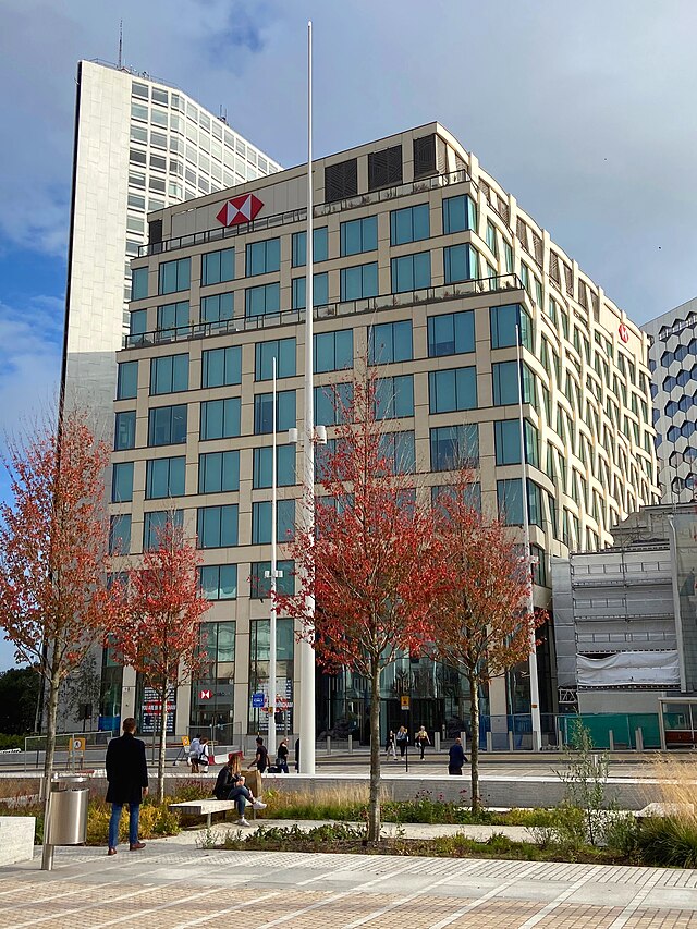 Hsbc uk. Здание банка HSBC. Centenary Square.