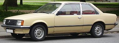 Opel Rekord E1 hellgelb.jpg