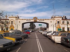 Pórtico sur del puente de la Noria.jpg