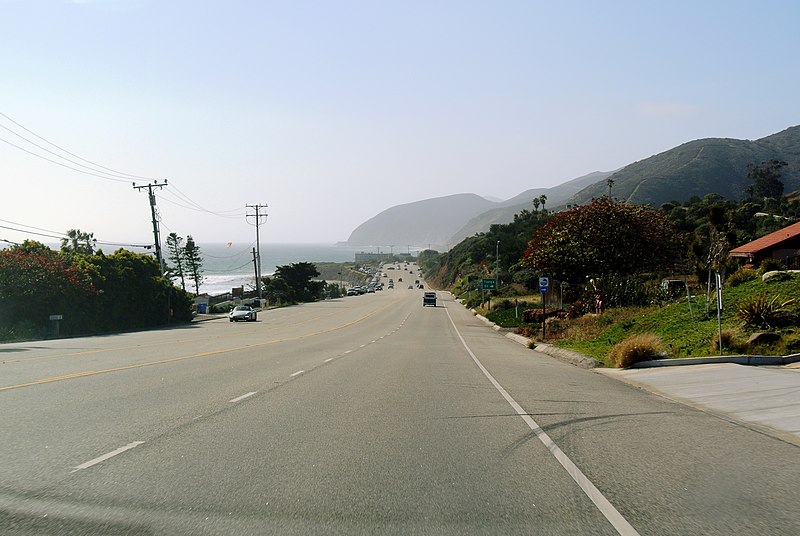 File:Pacific Coast Highway in Solromar.jpg