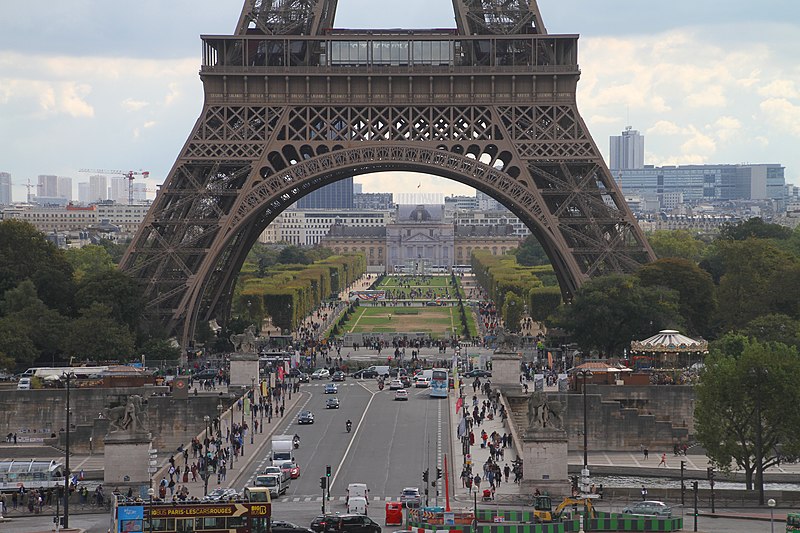 File:Paris-Tour Eiffel-106-2017-gje.jpg