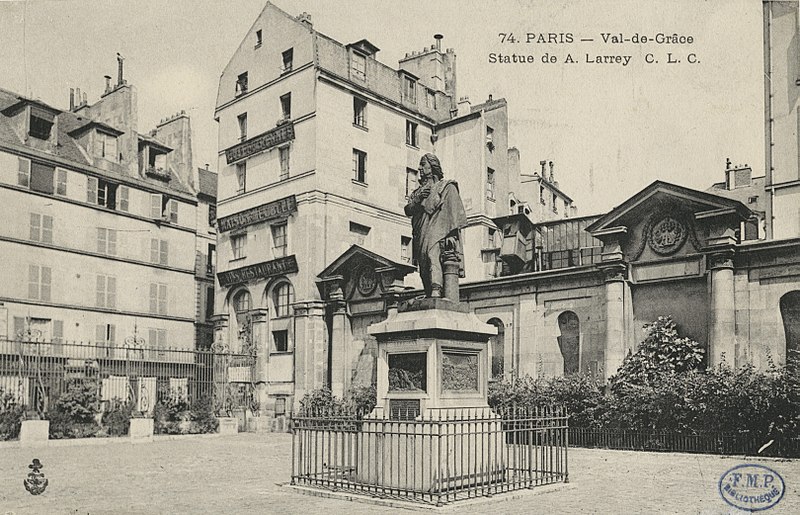 File:Paris - Val-de-Grâce, statue de A. Larrey CIPB0040.jpg