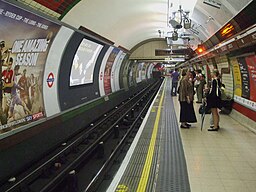 Piccadilly Circus tube stn Bakerloo southbound look north