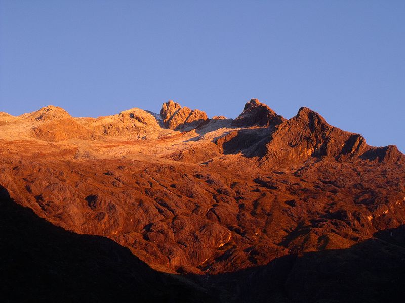 File:Pico Humboldt, cara sur.jpg