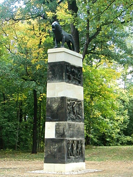 File:Pionierdenkmal Dresden 13.10.2012-09.JPG