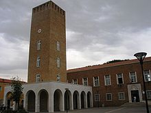 Pomezia torre e municipio.JPG