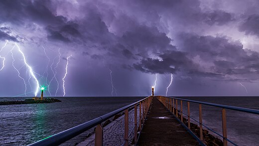 Port and lighthouse overnight storm with lightning in Port-la-Nouvelle.jpg