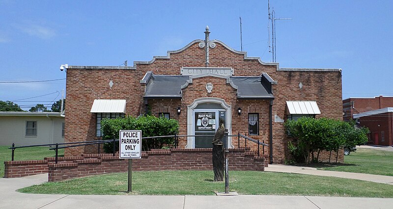 File:Prague Police Department, Prague, Oklahoma.jpg