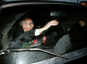 English: Mstislav Rostropovich arrives in Moscow Русский: Встреча М.Ростроповича в Москве