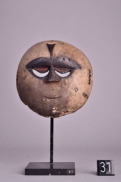 File:Raccolte Extraeuropee - Passaré 00031 - Maschera Eket - Nigeria.jpg