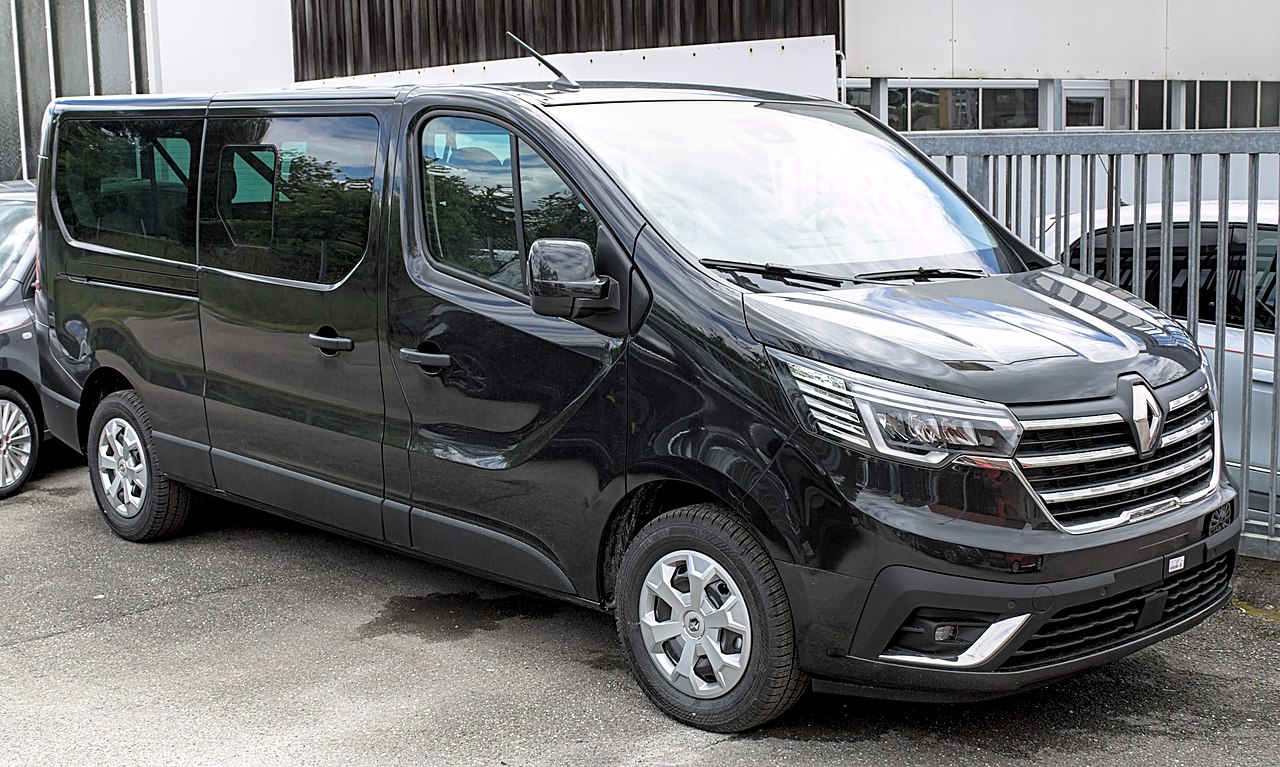 File:Renault Trafic III buses Facelift IMG 4265.jpg - Wikipedia