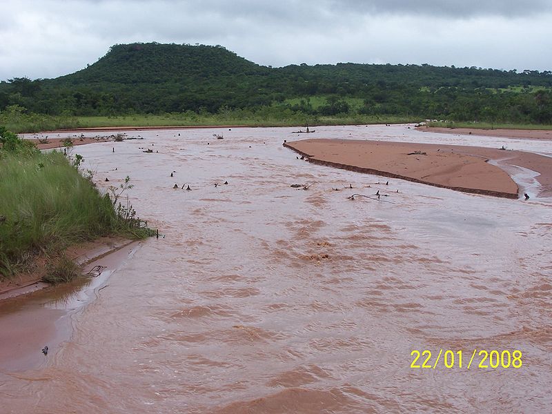 File:Rio Figueirao.jpg