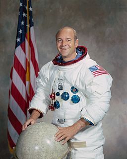 <span class="mw-page-title-main">Ronald Evans (astronaut)</span> American naval officer and astronaut (1933–1990)
