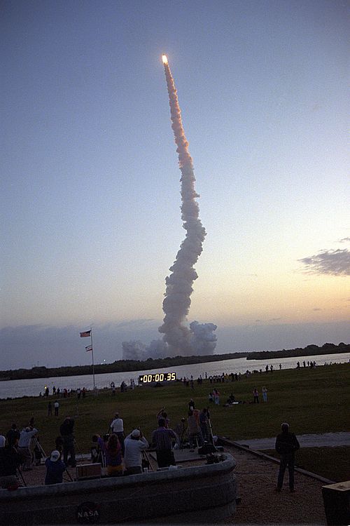 STS-59 launches from Kennedy Space Center, 9 April 1994.