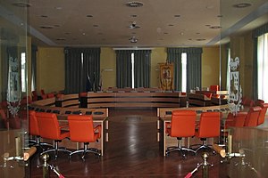 Sala consiliare della provincia di Prato.jpg