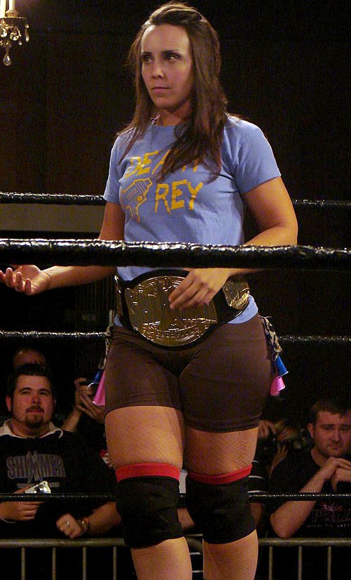 Inaugural Shimmer Champion Sara Del Rey with the title in 2007.