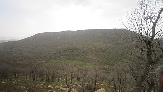 عکس کوه شیرخانی.این عکس در تاریخ ۳ فروردین ۱۳۹۲ از فراز خان کمودار گرفته شده‌است