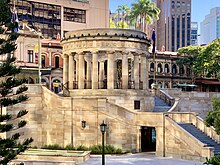 Shrine of Remembrance square view, Brisbane (cropped).jpg