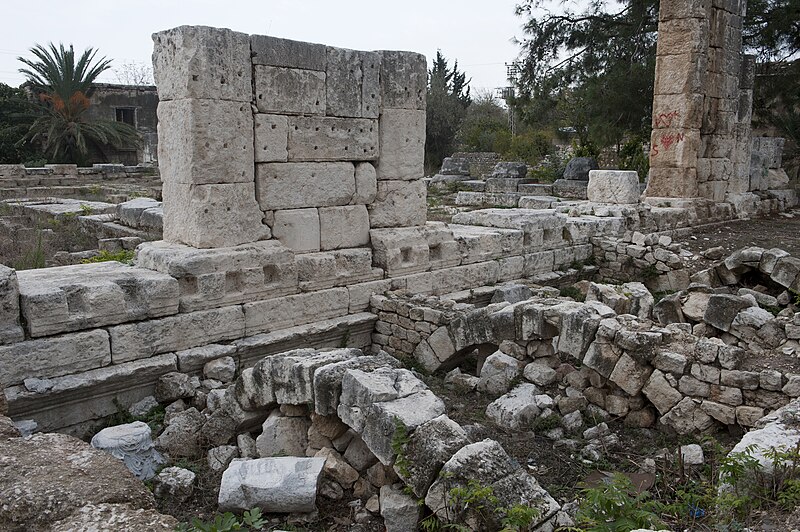 File:Silifke Roman temple in 2010 2015.jpg