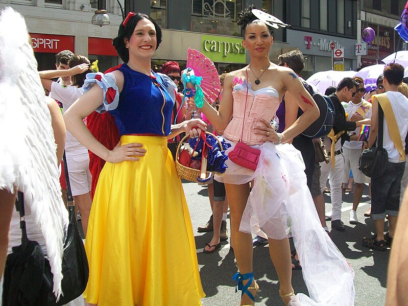 File:Snow White.jpg