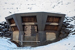 Triebwassereinlauf an der Südwestseite der Staumauer