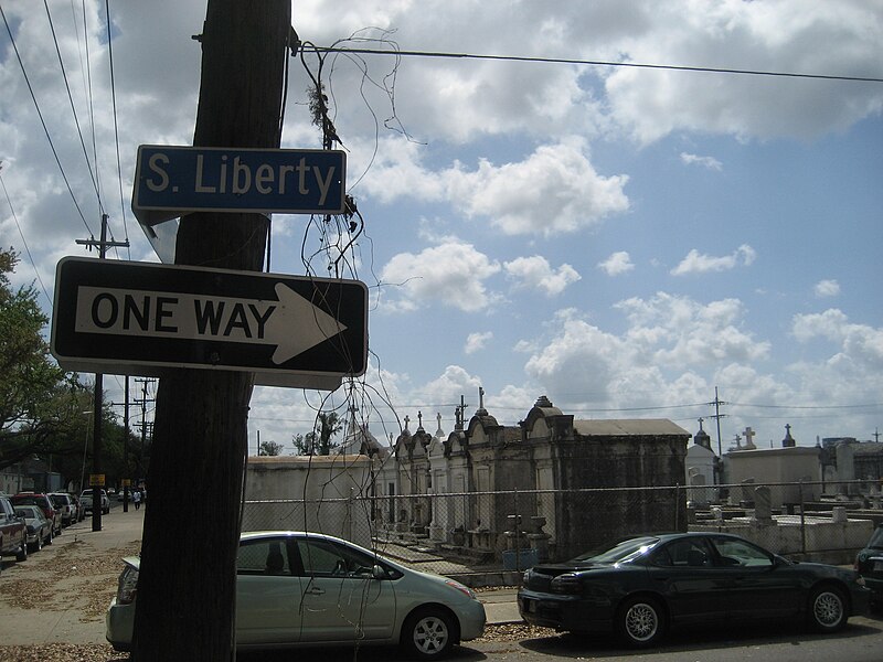 File:StJosephNOLAOneWayToCemetery.JPG