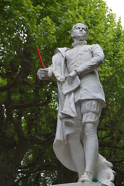 File:Statue d'Étienne de La Boétie.JPG