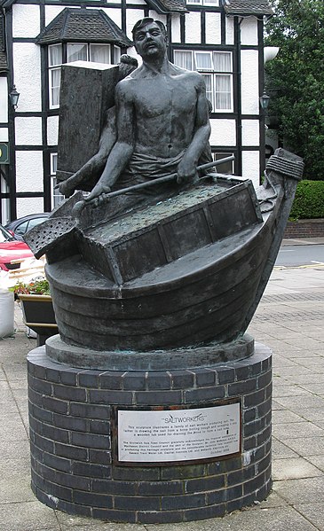 Saltworkers by British sculptor John McKenna in the town centre