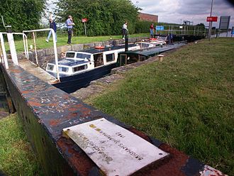 A full lock, thanks to the Bethells Bridge Boat Club StruncheonHillLock.jpg