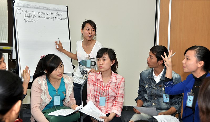 File:Students join the ‘USAID and Higher Education in Vietnam’ talk (8202377458).jpg