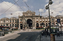 250px-Swiss_Zurich_RailwayStation