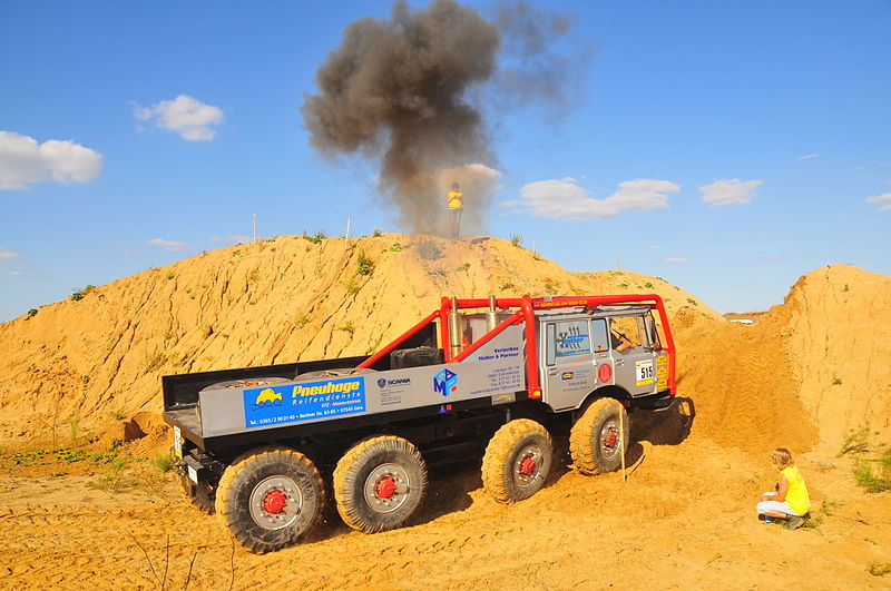 File:T813 -Truck Trial Lauf in Tollwitz.jpg