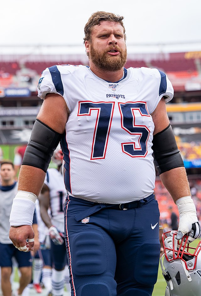 Cincinnati Bengals center Ted Karras (64) leaves the field following an NFL  football game against the Kansas City Chiefs, Sunday, Dec. 4, 2022, in  Cincinnati. (AP Photo/Jeff Dean Stock Photo - Alamy