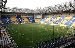 Tianjin Tuanbo Fußballstadion 2012.jpg