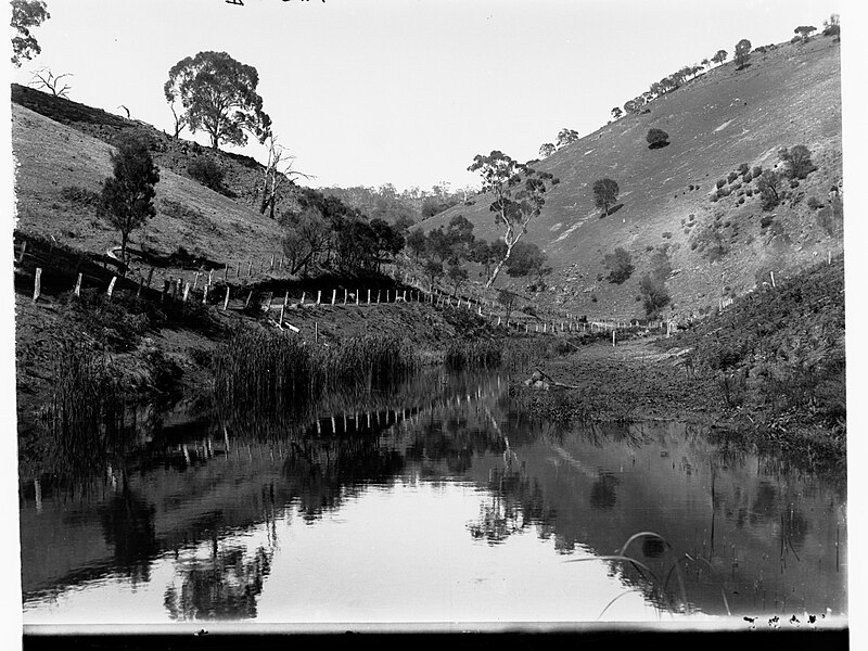 File:Torrens Gorge Showing River(GN08054).jpg