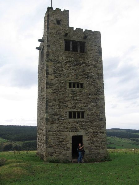 File:Tower between Sugworth Hall and Strines Reservoir - geograph.org.uk - 107402.jpg