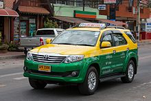 Bangkok bicoloured taxi - Toyota Fortuner Toyota Fortuner taxi in Pattaya.jpg