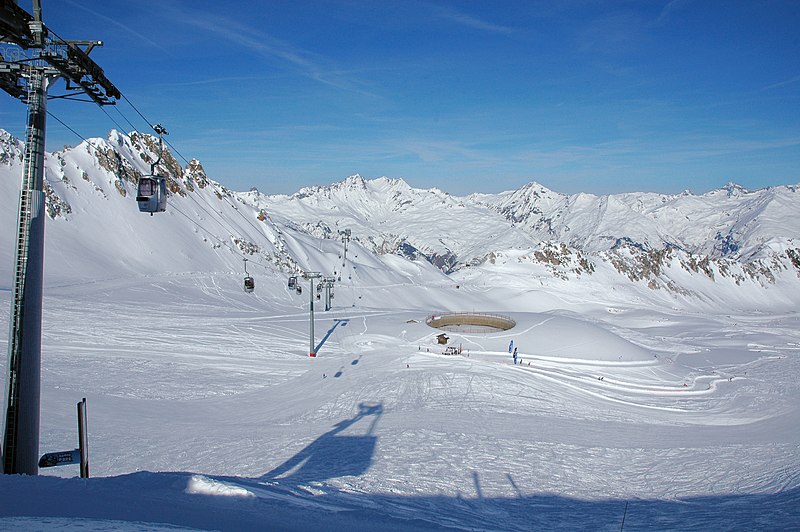 File:Transarc from Col de la Chal to Col du Grand Renard, 2012.jpg